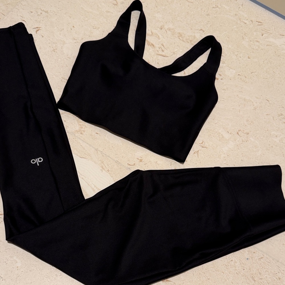 ALO Yoga Black Sports Bra and Leggings Set
